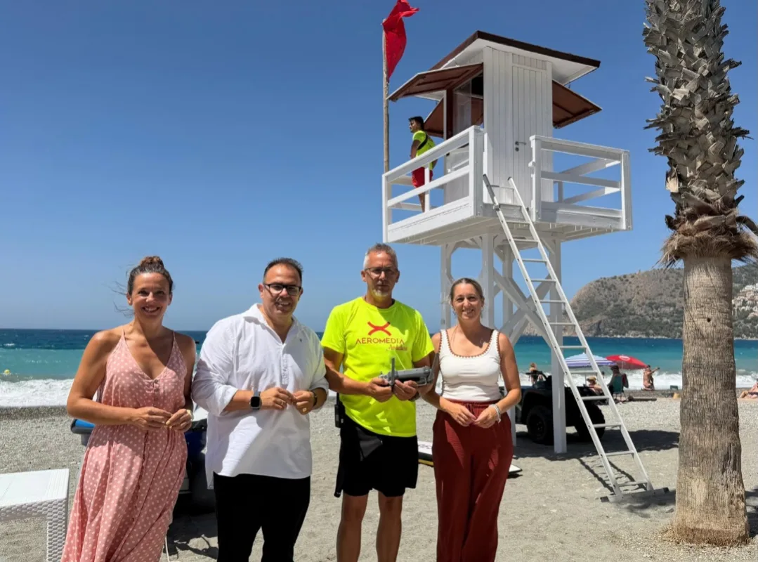 Agosto comienza con unas playas "limpias, seguras y accesibles" en Almuñécar y La Herradura - Actualidad - 90 Costa