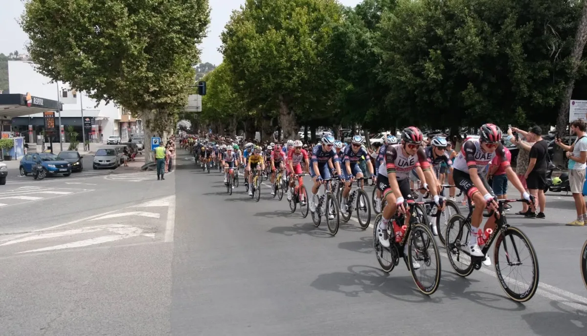 Almuñécar prepara el dispositivo especial para la salida de La Vuelta 2026 con restricciones de tráfico y estacionamiento - Deportes - 90 Costa