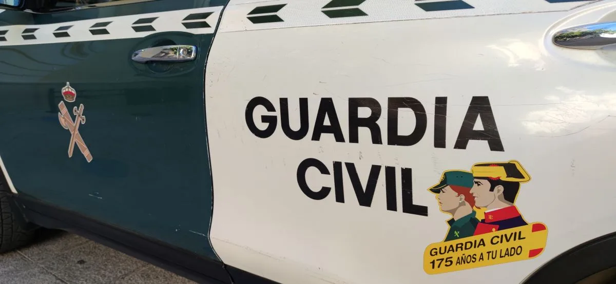 La Guardia Civil detiene a dos presuntos extorsionadores en Granada - 90 Costa