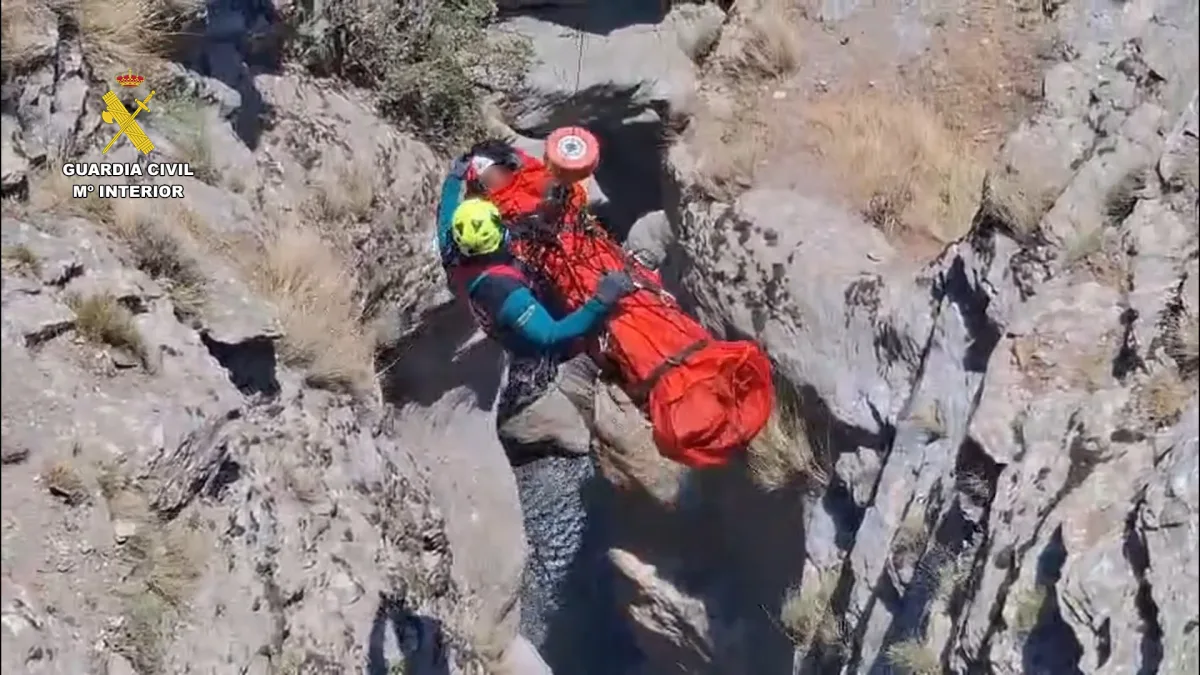 La Guardia Civil rescata a 38 personas en la Costa Tropical durante el verano - 90 Costa