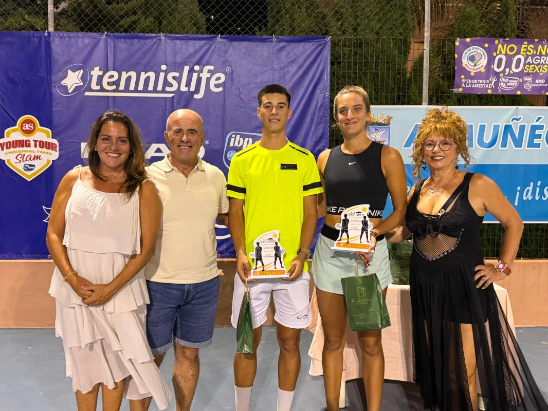 Laura Martínez y Agustín Siancha se coronan campeones del XXII Open Tenis de la Amistad en Almuñécar - Deportes - 90 Costa