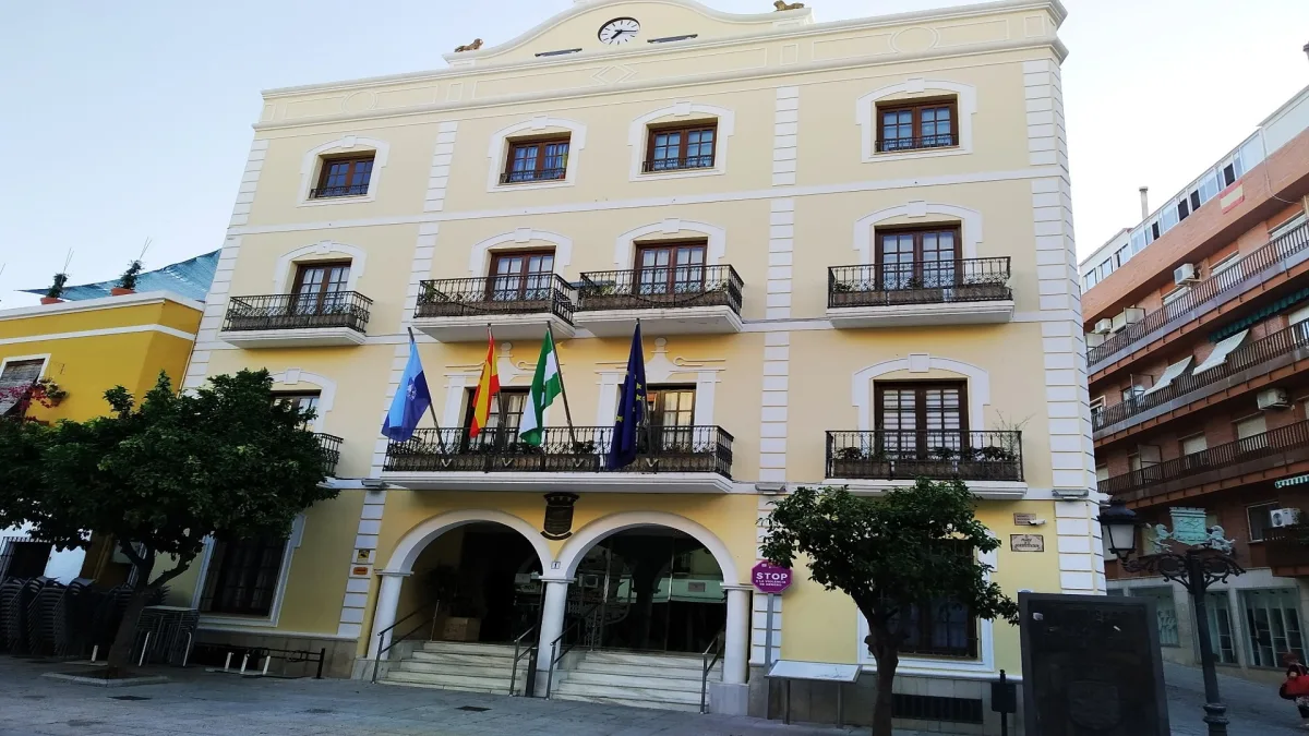 Almuñécar convoca concentración en apoyo a Ceuta por su Día Autonómico - 90 Costa