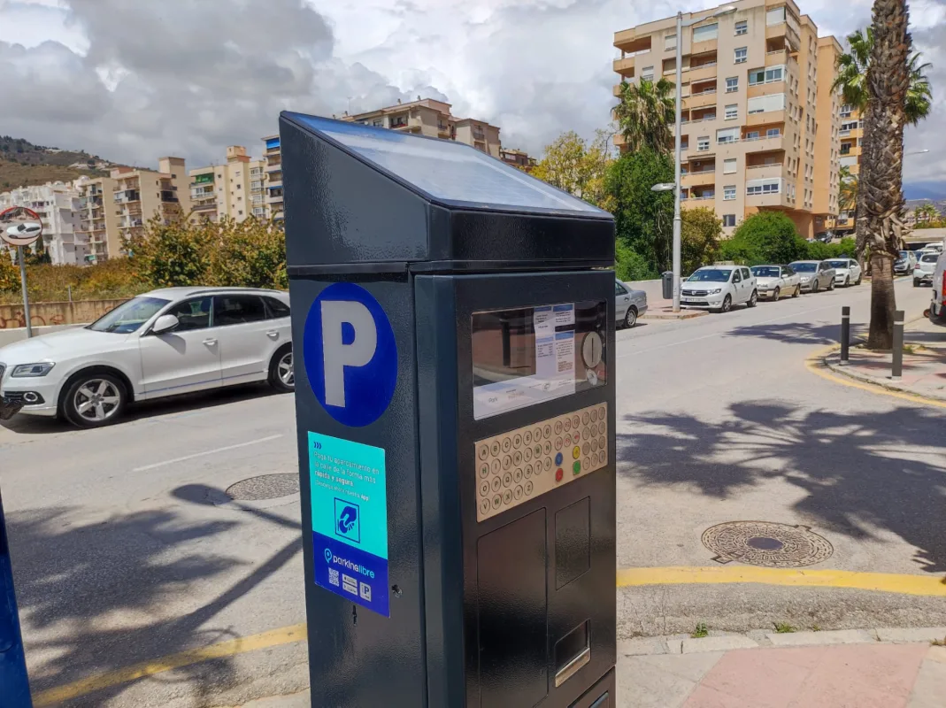 Se suspende la zona azul en los paseos marítimos de Almuñécar y La Herradura - 90 Costa