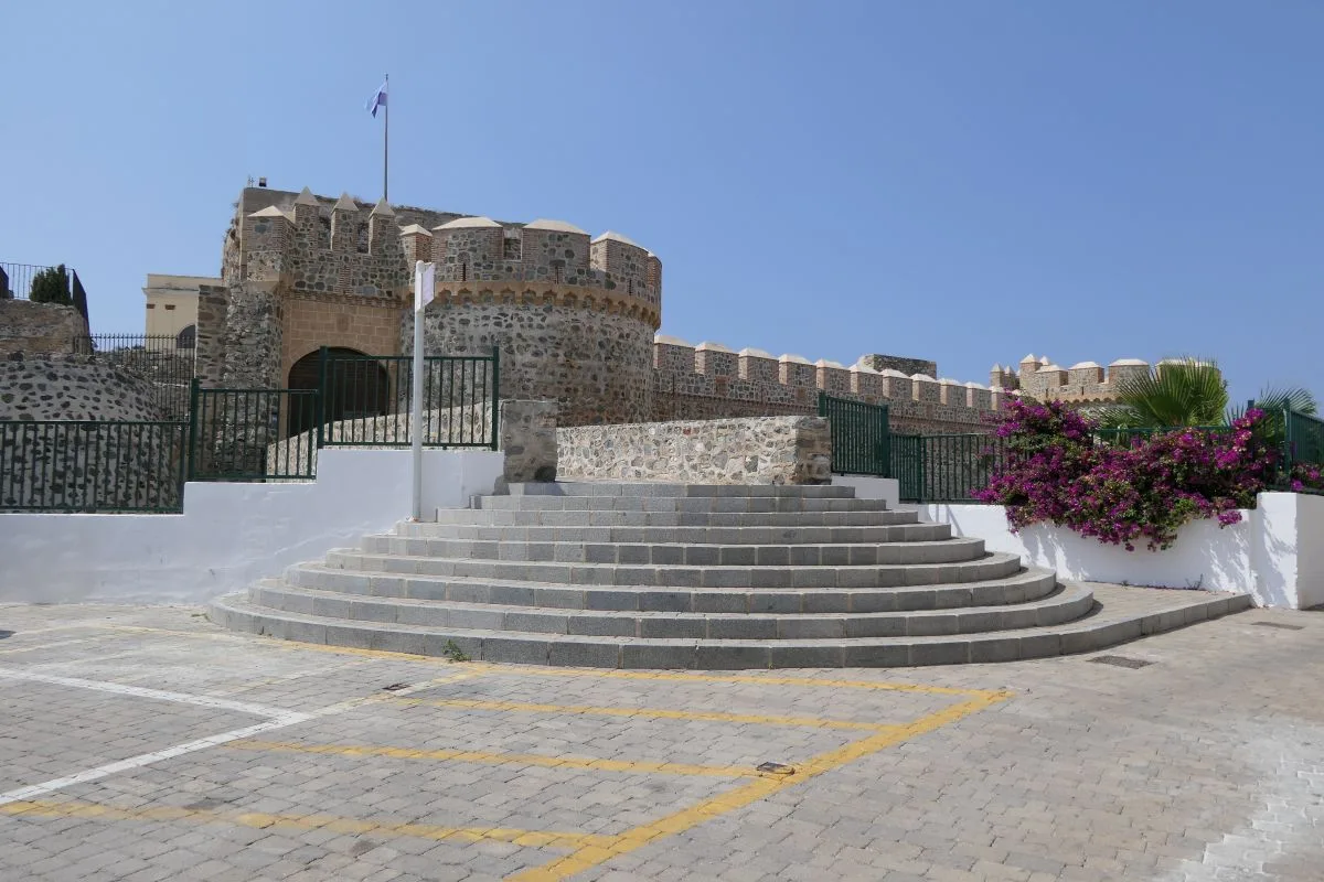 Castillo de San Miguel: mil años de historia sobre el mar de Almuñécar - Vivir en la Costa Tropical - 90 Costa