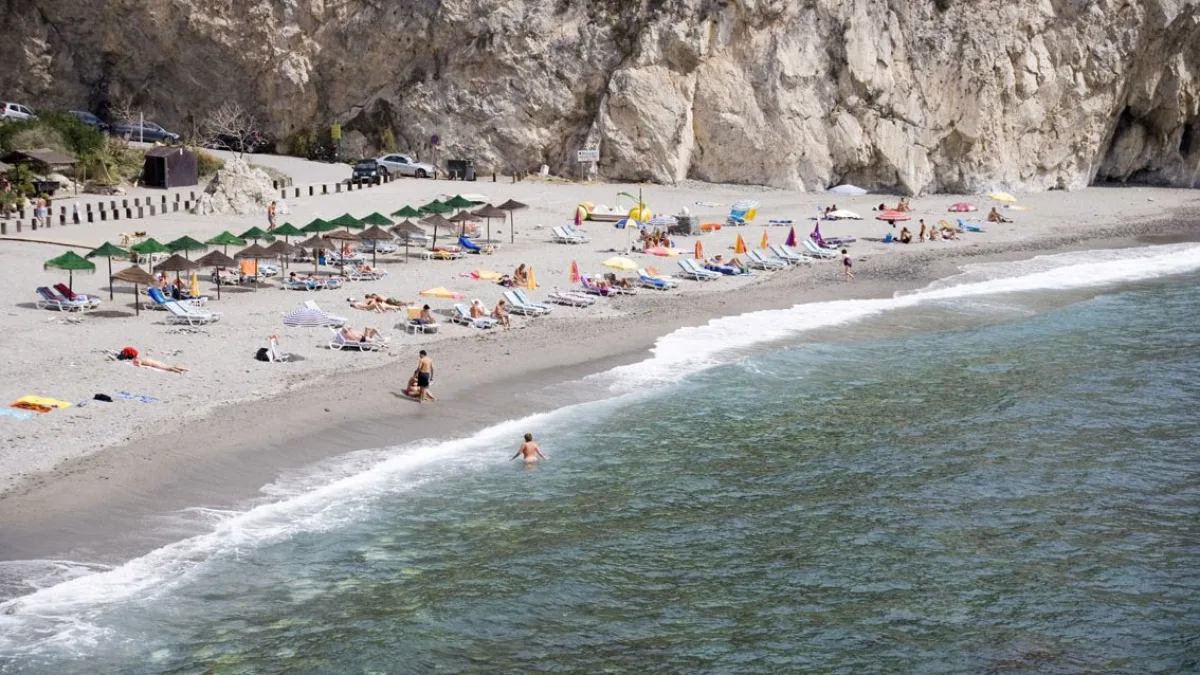 La AAPNC solicita a la Junta la señalización de la playa nudista de Cantarriján - 90 Costa