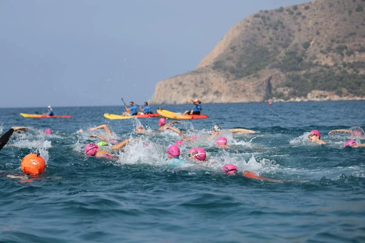 La Herradura acoge la Travesía a Nado 2026 este domingo - 90 Costa