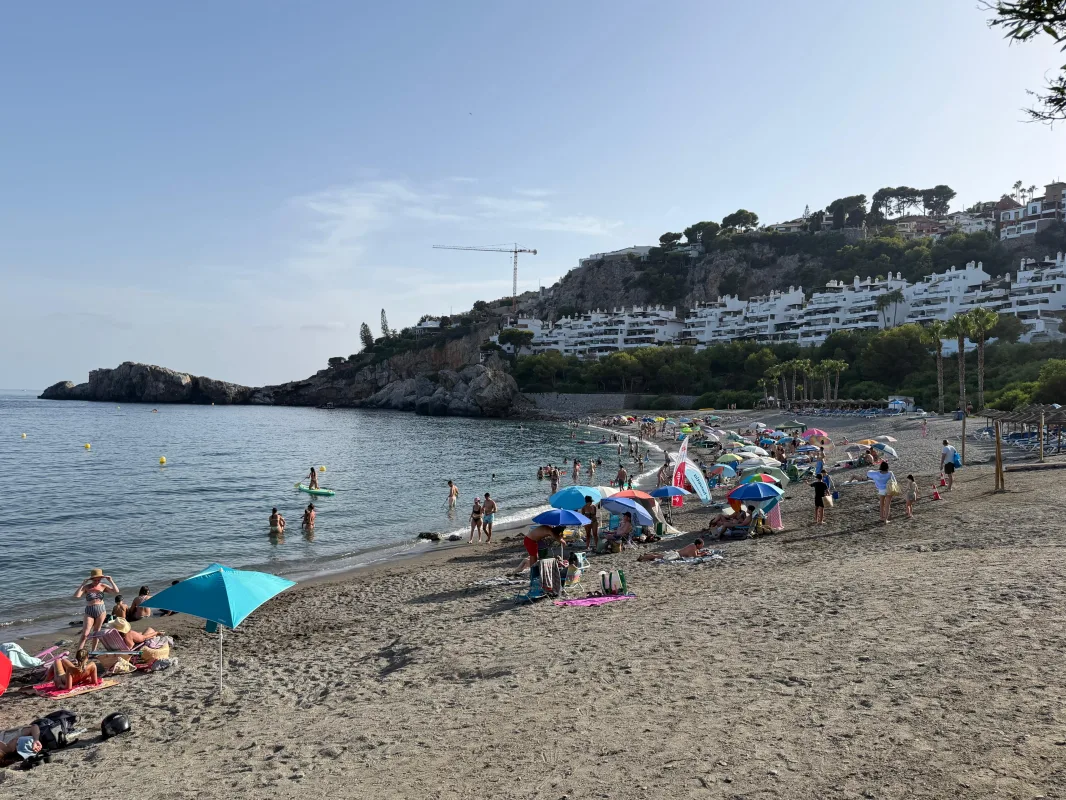 Las playas de Almuñécar y La Herradura certifican una calidad de agua óptima en agosto - Actualidad - 90 Costa