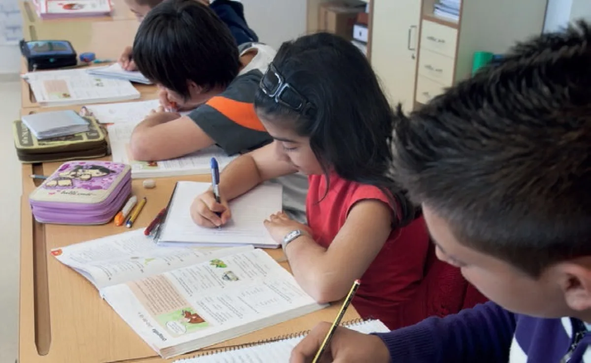 La Junta destina 50 millones al programa de Gratuidad de Libros de Texto para el próximo curso en Andalucía - Actualidad - 90 Costa